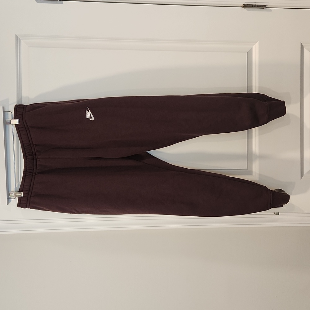 Nike joggers/sweatpants men's size large. Brown.